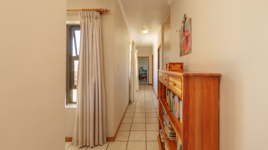 4 Bedroom Property for Sale in Struisbaai Western Cape